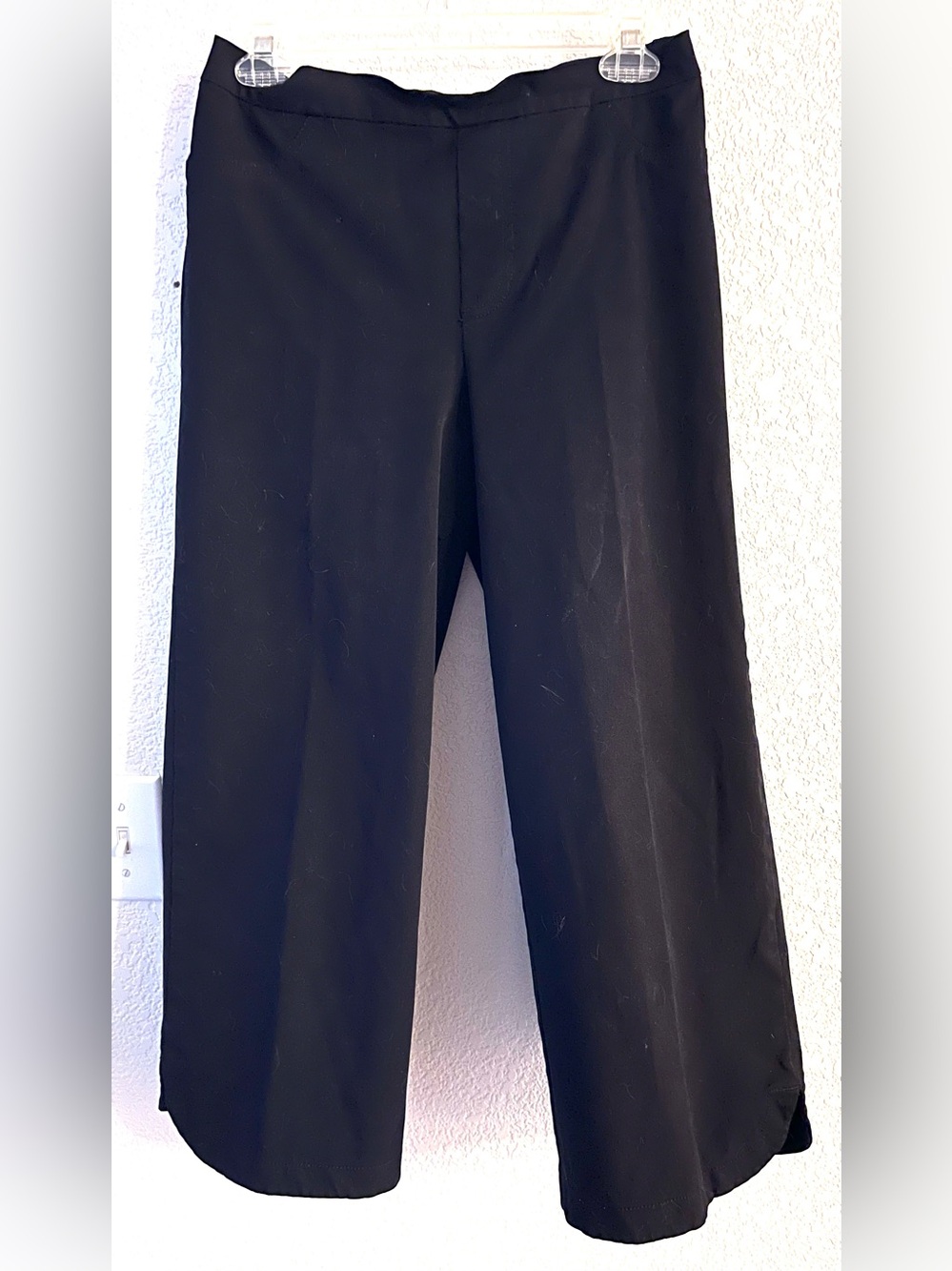 Women's Black Wide-Leg Capris - Clean Tailored Look